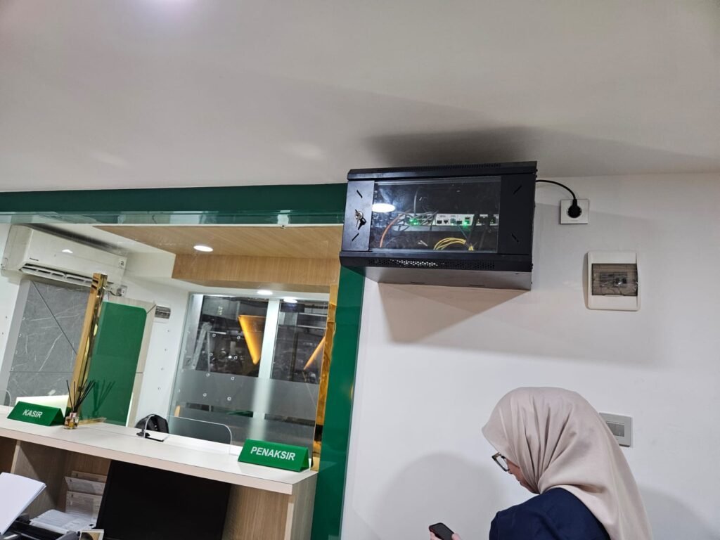 Area loket transaksi kantor Pegadaian UPC BCS Mall Batam setelah renovasi