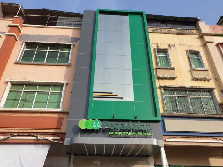 Fasad kantor Pegadaian Cabang Syariah Sei Panas Batam setelah renovasi oleh CV Dhia Afna Anugerah