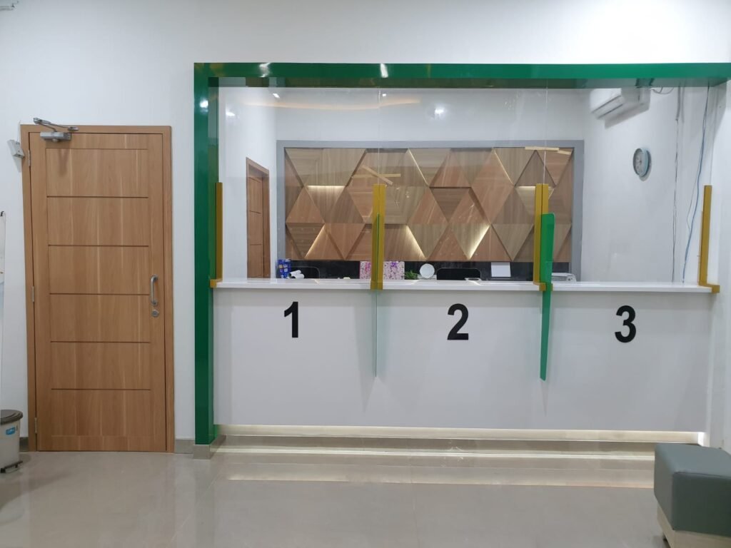 Area loket layanan nasabah kantor Pegadaian Cabang Sei Panas Batam setelah renovasi interior